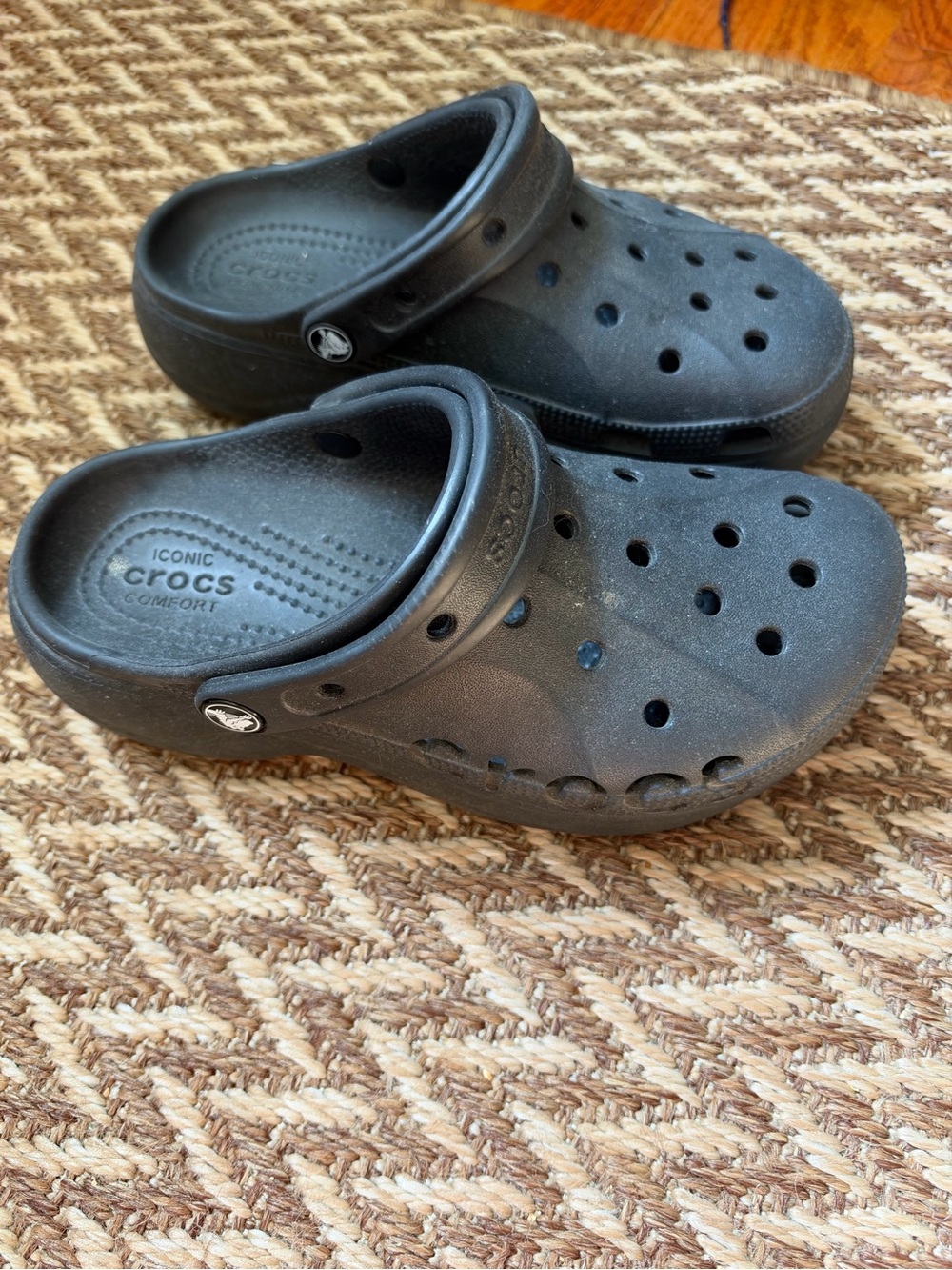 Platform Crocs - Picture 2 of 3